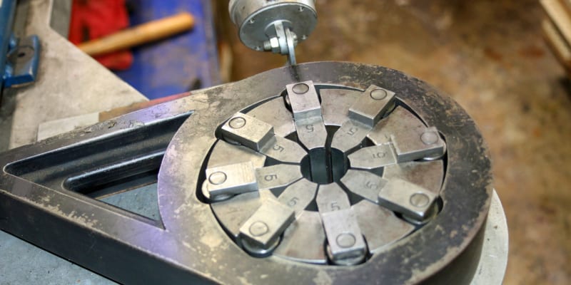 您经常需要软管扣压机